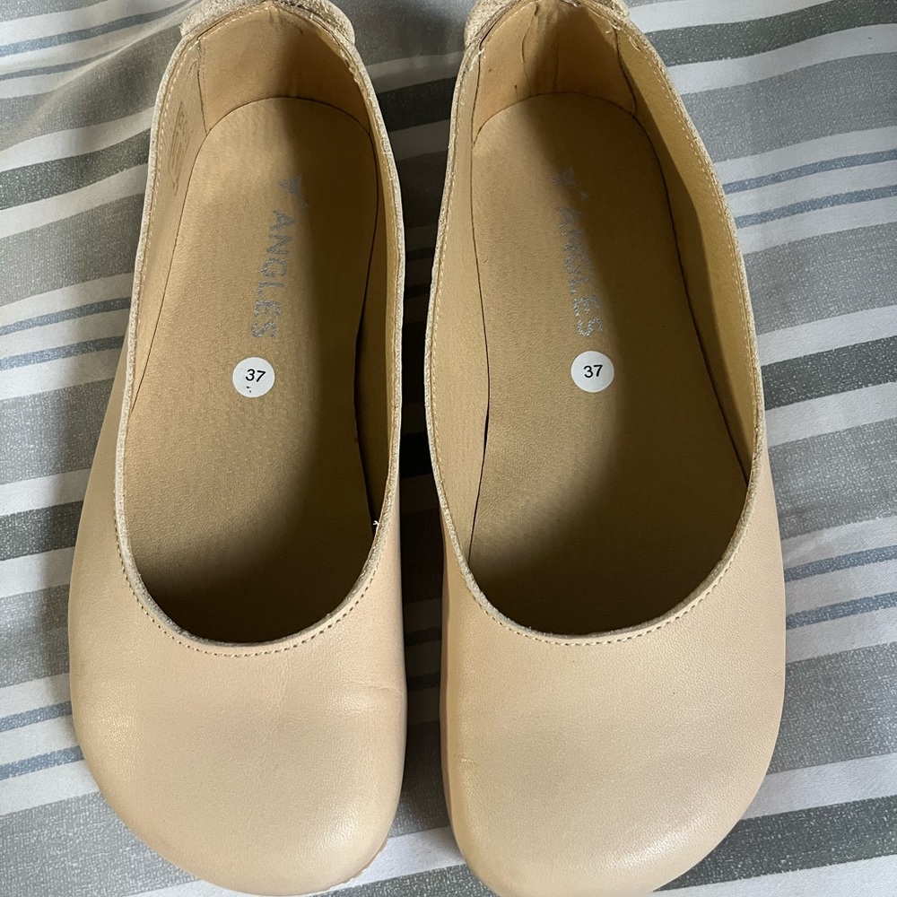 Angles Nomia 37 beige flat barefoot shoes